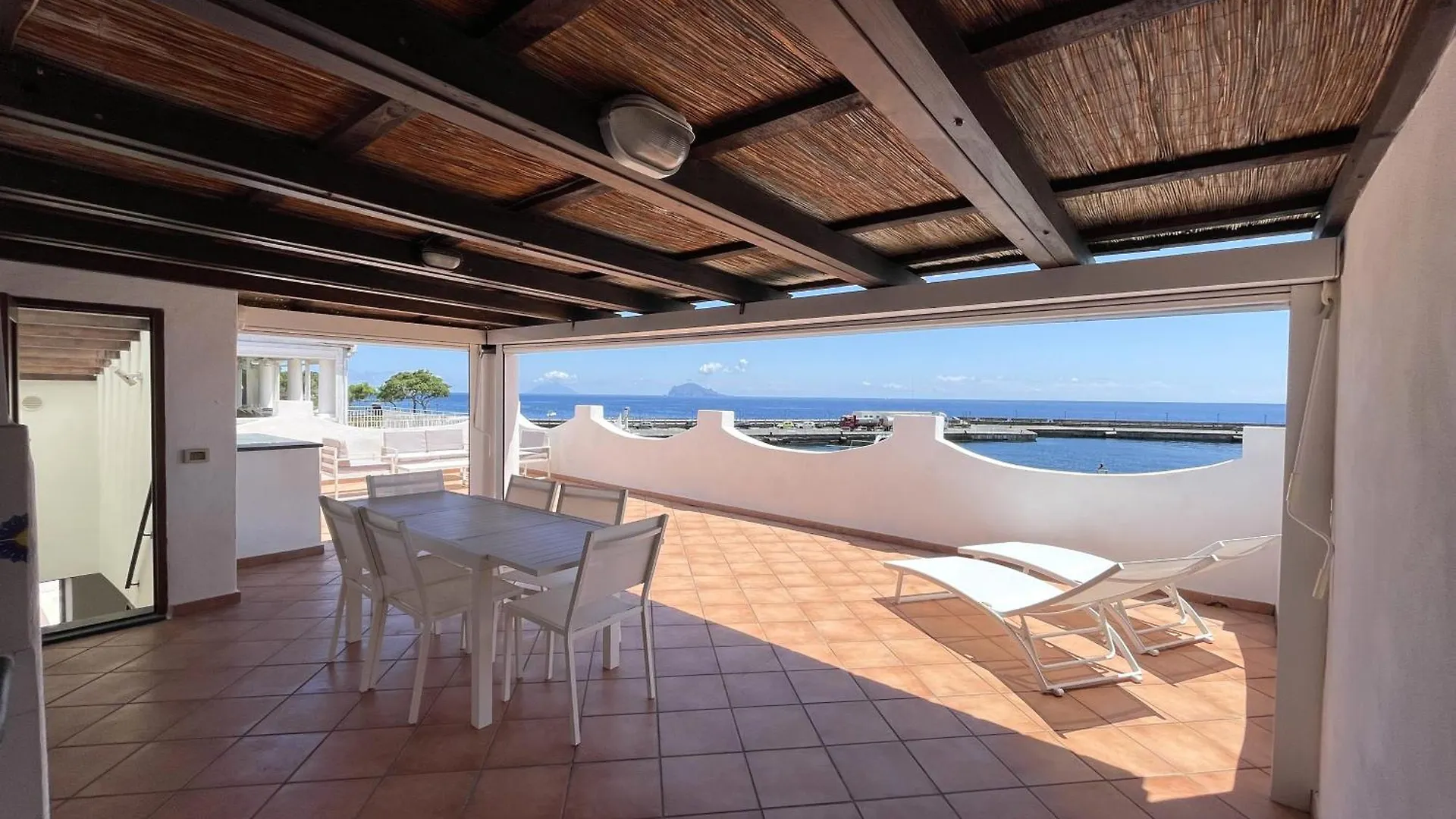 Holiday home Casa Segreto, Sul Porto Di Santa Marina Salina Villa