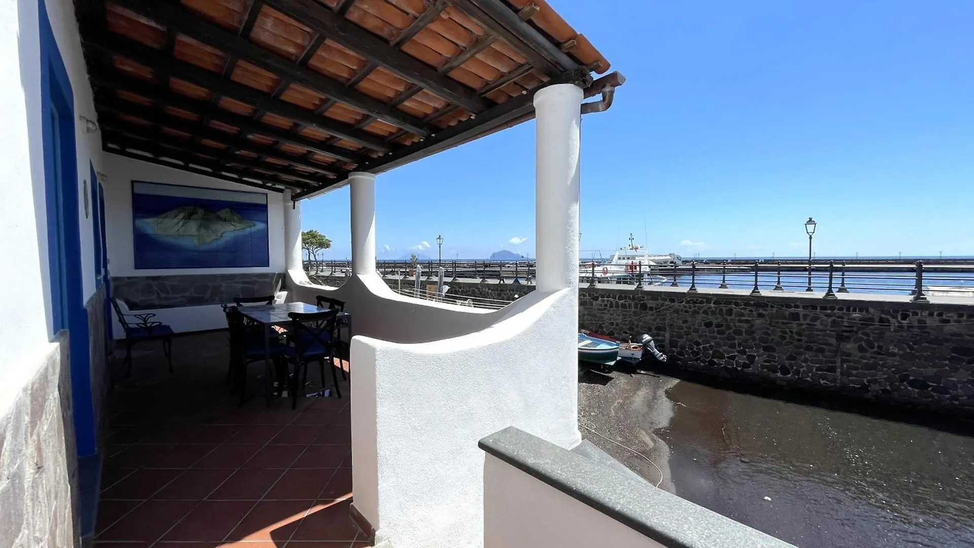 Casa Segreto, Sul Porto Di Santa Marina Salina contacts